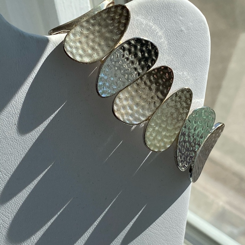 3 for $12 ❤️Stretchy silver tone bracelet